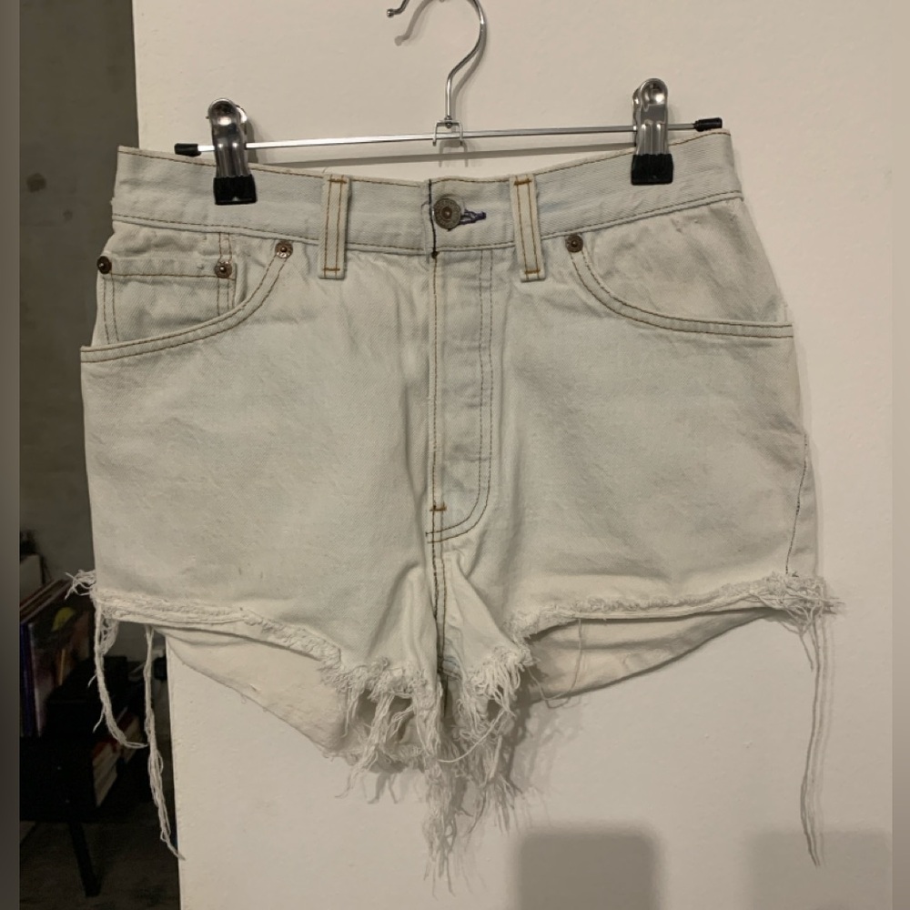 Vintage Levi’s denim shorts